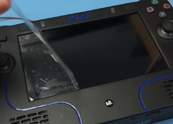 Modder Transforms PlayStation 4 Slim into Portable Handheld Console